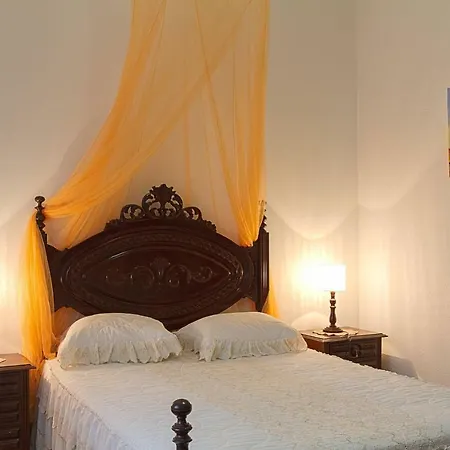Casa Alto Santo Antonio * פונטה דו סול